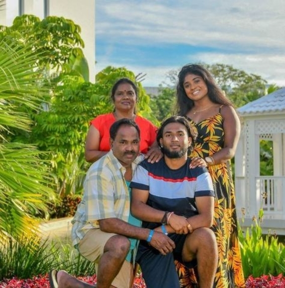 Meet your Posher, Ratha - Picture 1 of 1